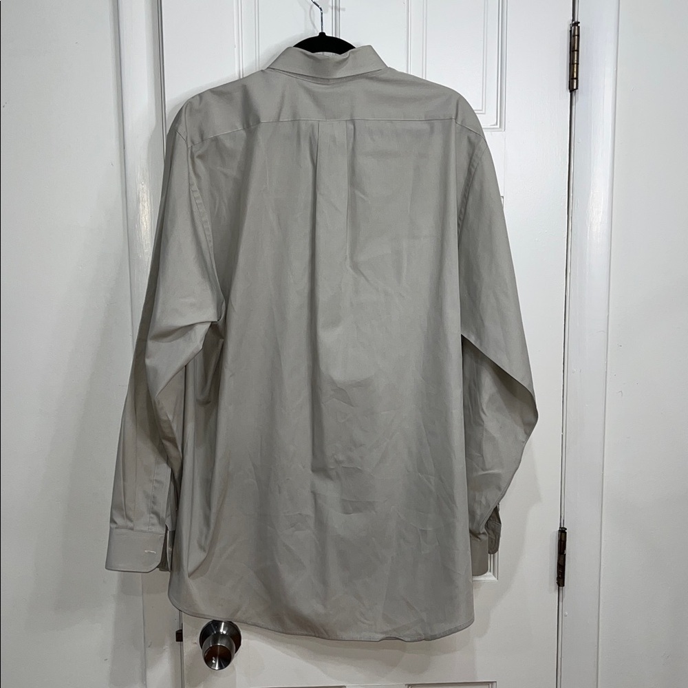 Two Van Heusen Button Down Shirts Yellow and Tan 17 XL - Picture 4 of 8